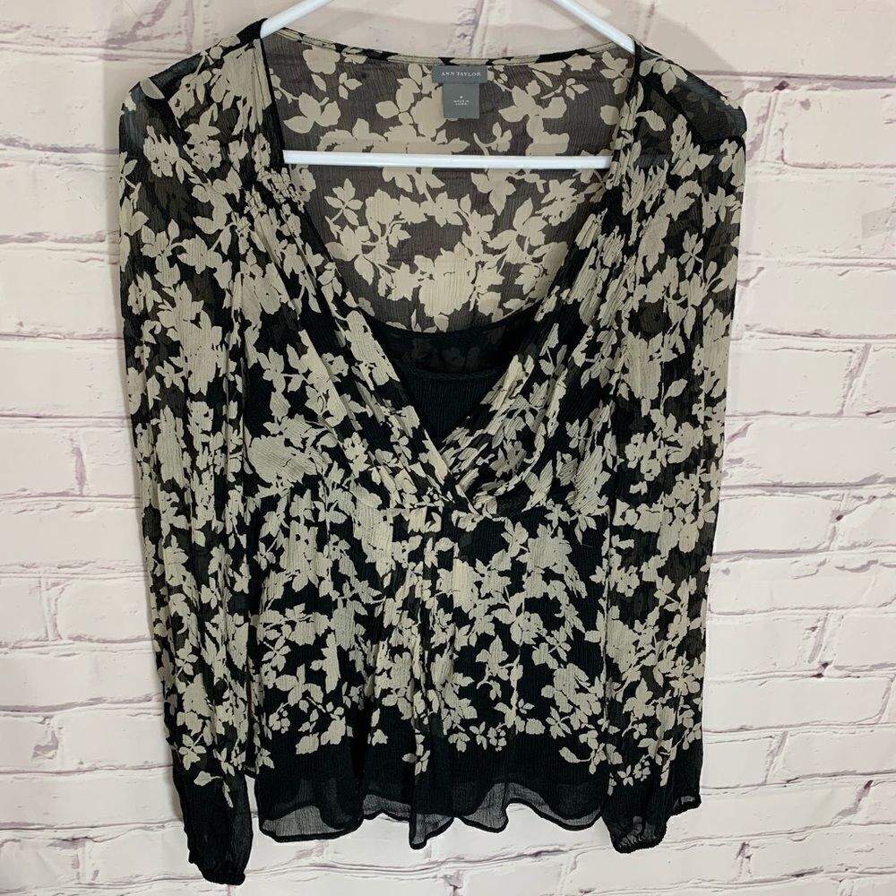 Ann Taylor size 8 (small/medium) flowy top